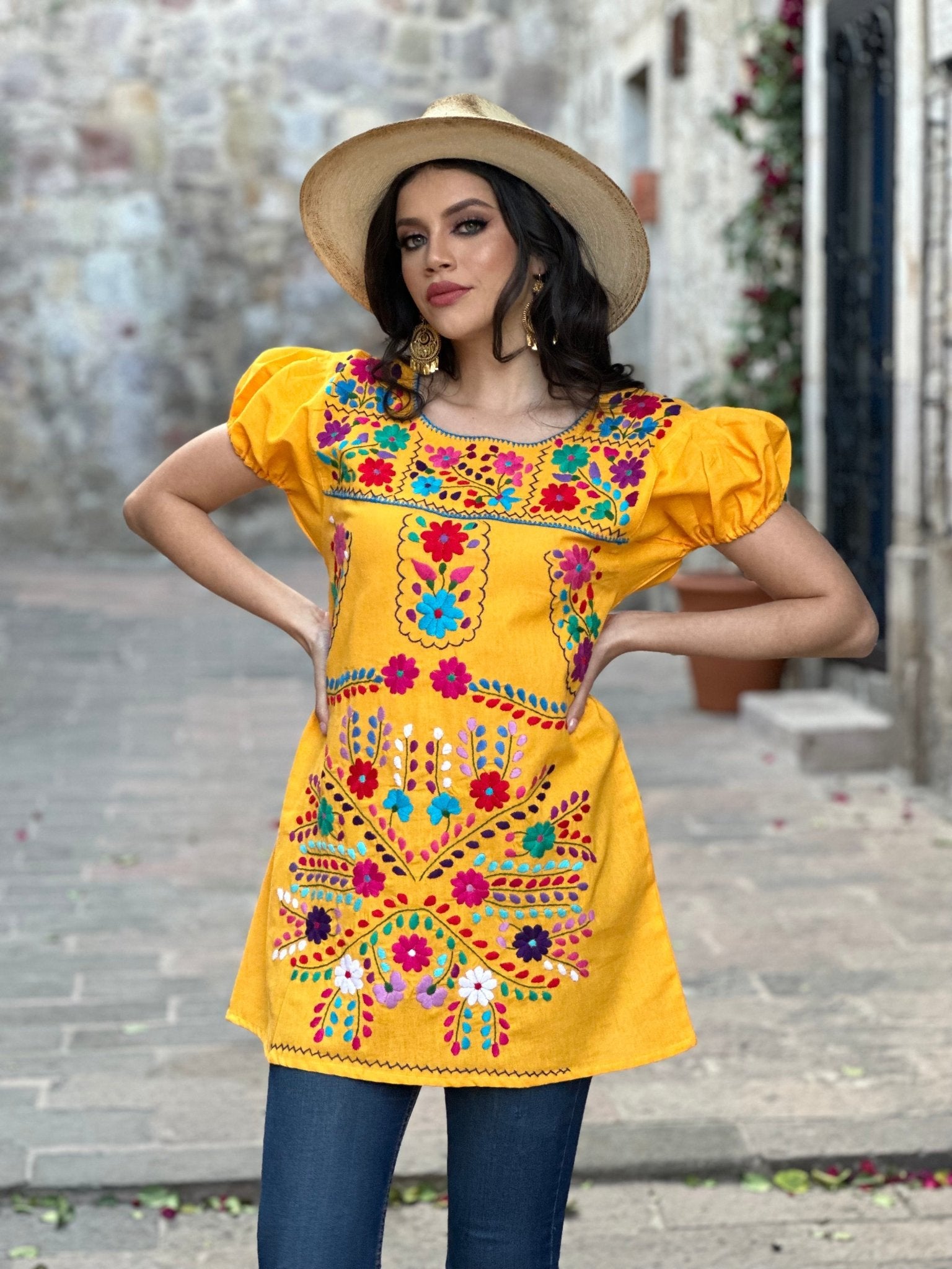 Traditional Mexican Floral Hand Embroidered Blouse. Bluson Cassandra. - Solei Store