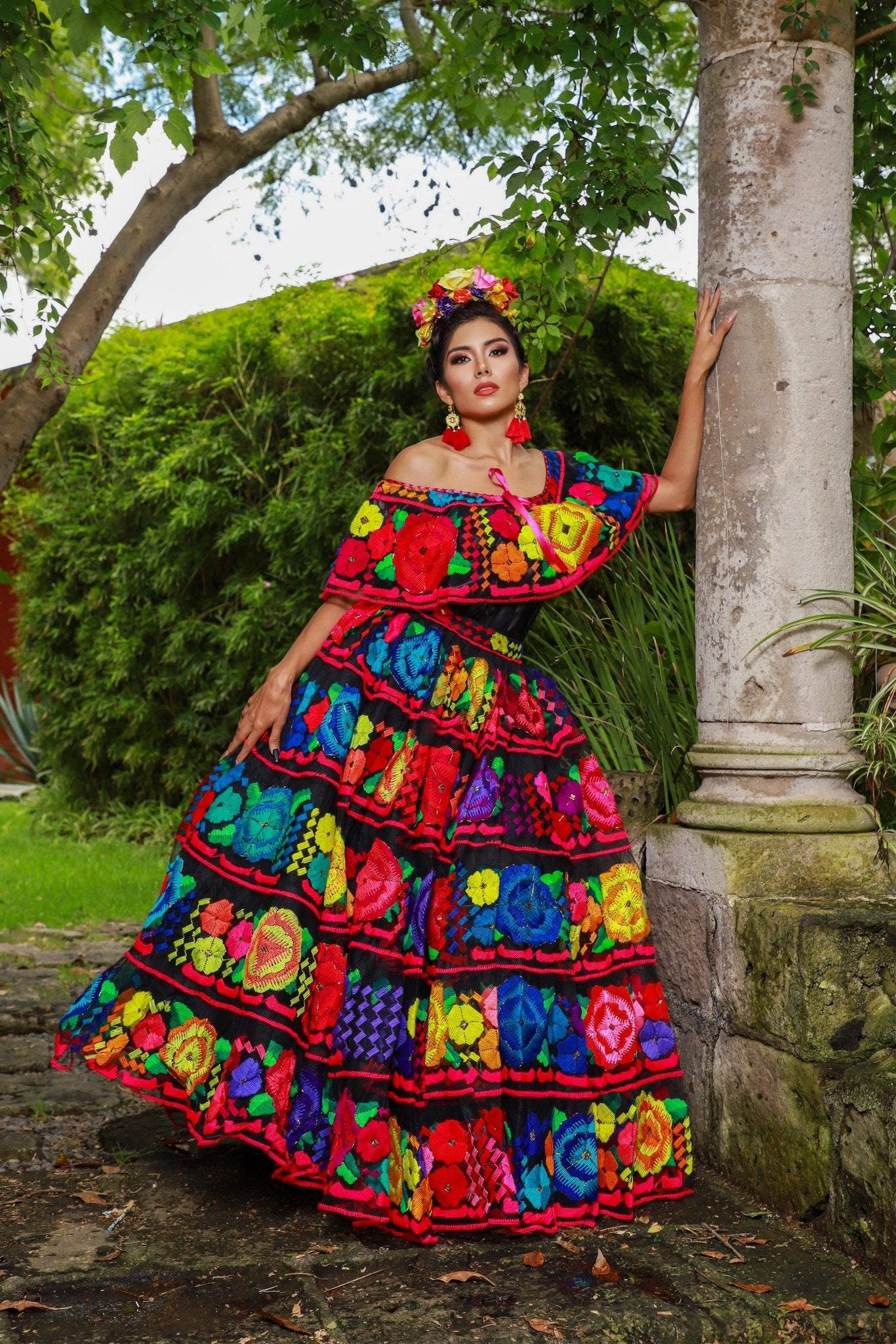 Traditional Mexican Folkloric Chiapaneco Doble Ruedo Dress in Black with Multicolor Embroidery