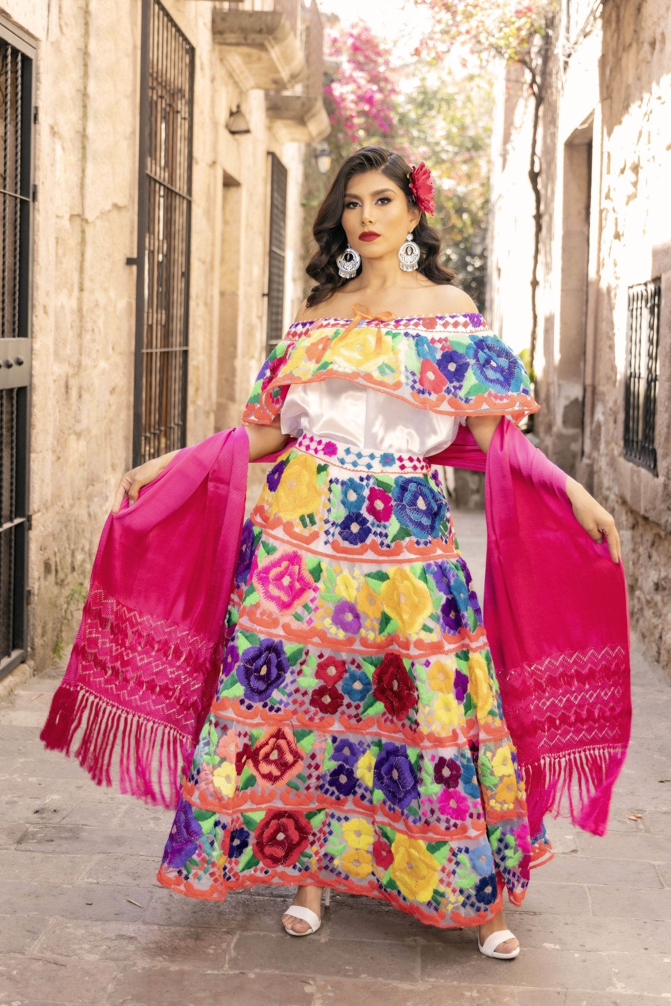 Traditional Mexican Folkloric Chiapaneco Ruedo Sencillo Dress in White with Multicolor embroidery