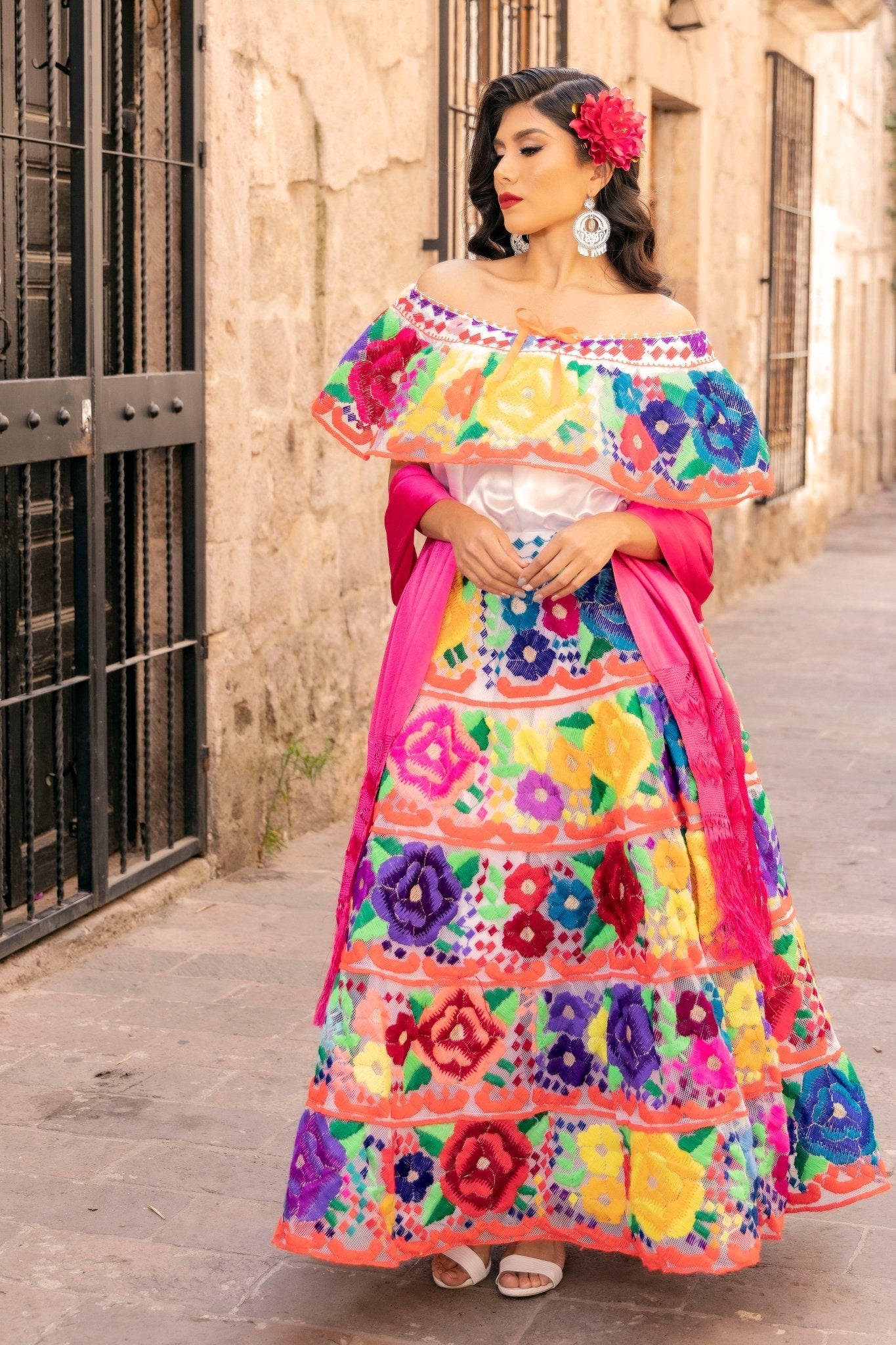 Traditional Mexican Folkloric Chiapaneco Ruedo Sencillo Dress in White with Multicolor embroidery 