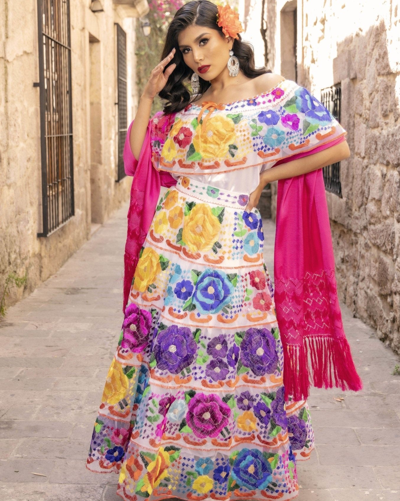 Traditional Mexican Folkloric Chiapaneco Ruedo Sencillo Dress in White with Multicolor embroidery