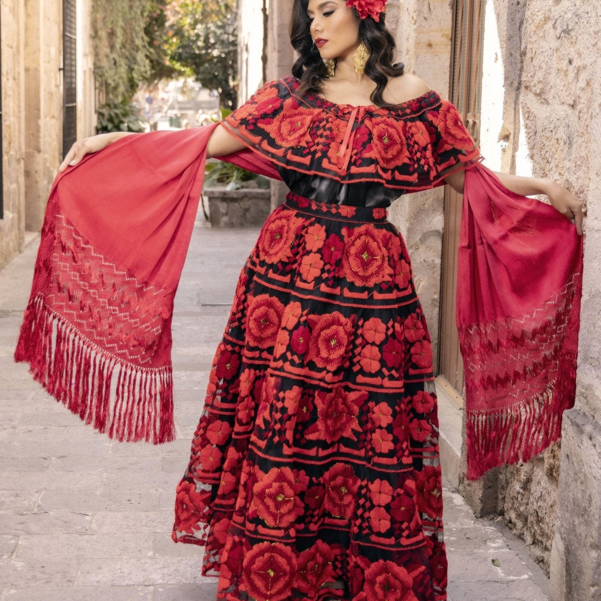 Chiapaneco Ruedo Sencillo Floral Embroidered Mexican Dress- Vestido Mexicano Bordado Chiapaneco Ruedo Sencillo Floral Embroidered Mexican Dress- Vestido Mexicano Bordado
